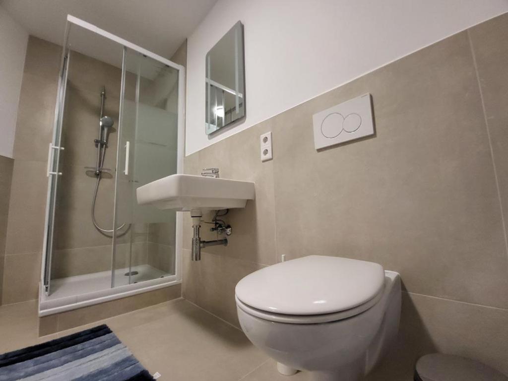 Monteurzimmer Mit Zwei Einzelnen Betten In Einer 3Zi Wohnung Mit Kuche Und Bad Osnabrück Dış mekan fotoğraf